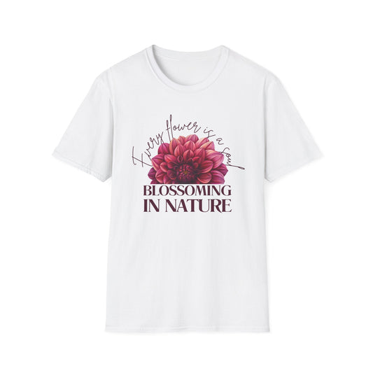 Dahlia Blossoming in Nature  – T-shirt